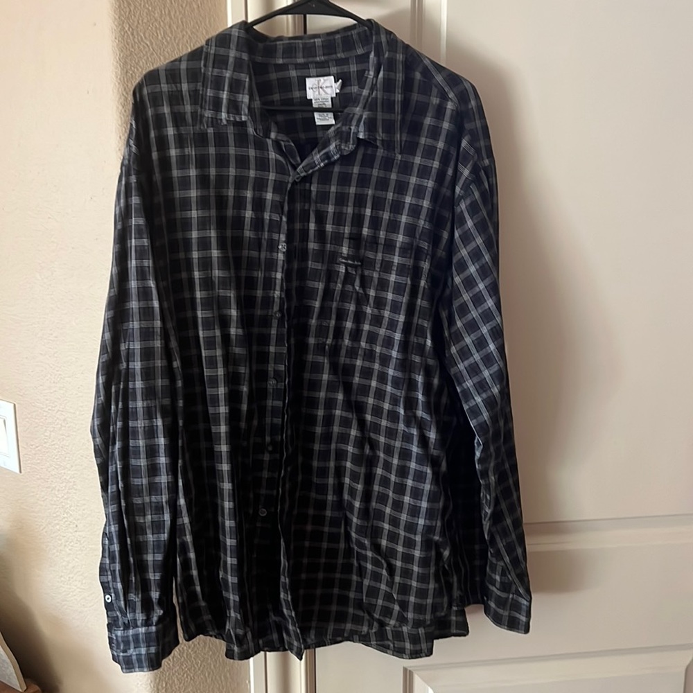 Calvin Klein long sleeve shirt. Size XL. Button down